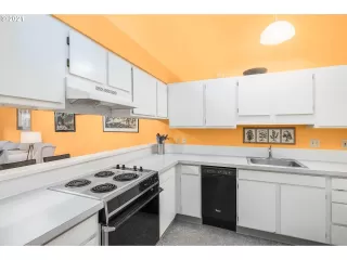 Photo #2: 21109147 Listing