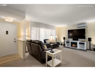 Photo #2: 21109396 Listing