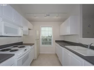 Photo #6: 21109707 Listing 