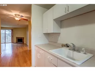 Photo #6: 21110475 Listing 