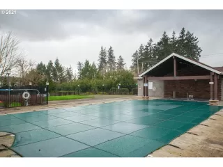 Photo #6: 21110555 Listing