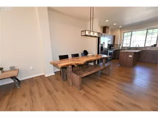 Photo #4: 21110631 Listing 