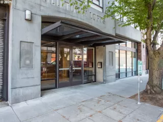 Photo #1: 21111065 Listing 