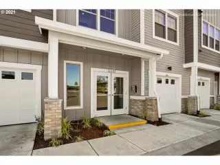 Photo #5: 21111280 Listing