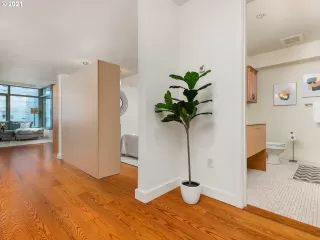 Photo #6: 21111807 Listing