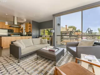 Photo #4: 21111870 Listing