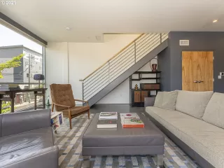 Photo #5: 21111870 Listing