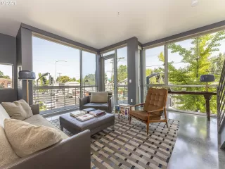 Photo #6: 21111870 Listing