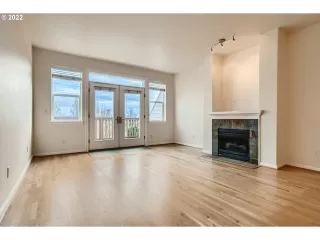 Photo #4: 21111899 Listing