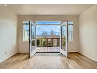 Photo #5: 21111899 Listing