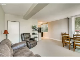 Photo #2: 21112115 Listing 