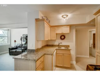 Photo #5: 21112115 Listing 