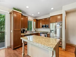 Photo #2: 21112307 Listing