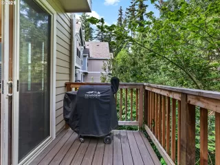 Photo #6: 21112307 Listing