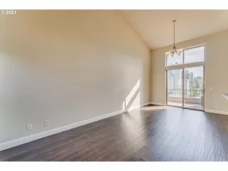 Photo #2: 21112930 Listing