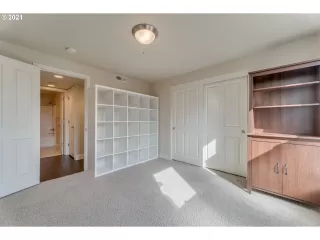 Photo #5: 21112930 Listing