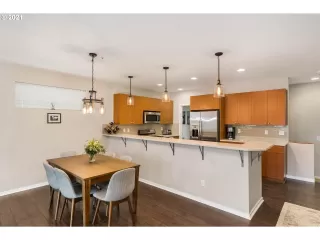 Photo #4: 21113543 Listing 