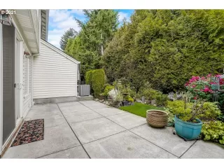 Photo #4: 21113564 Listing