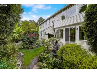 Photo #5: 21113564 Listing