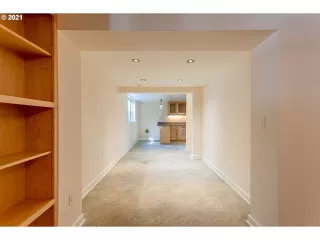 Photo #4: 21113701 Listing