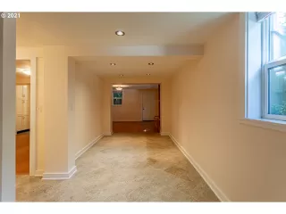 Photo #5: 21113701 Listing