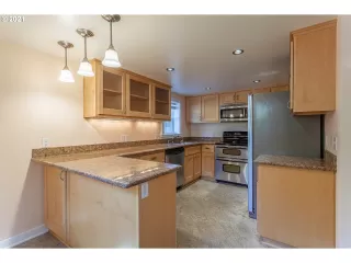 Photo #6: 21113701 Listing