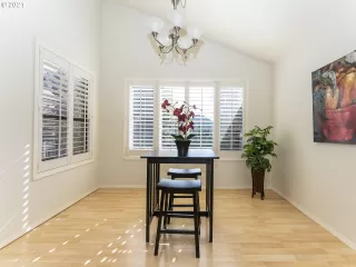 Photo #5: 21114316 Listing