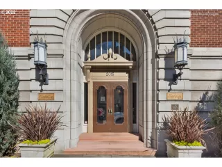 Photo #2: 21114655 Listing