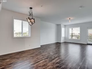 Photo #4: 21114719 Listing