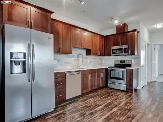 Photo #5: 21114719 Listing