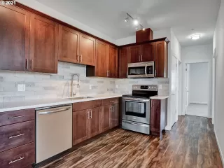 Photo #6: 21114719 Listing