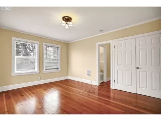 Photo #3: 21115214 Listing