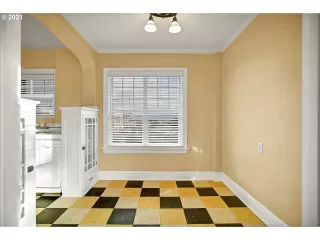 Photo #5: 21115214 Listing