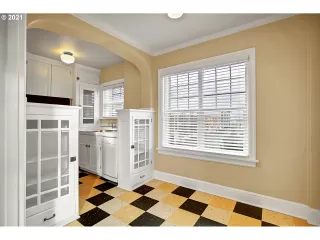 Photo #6: 21115214 Listing