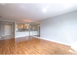 Photo #3: 21115959 Listing 