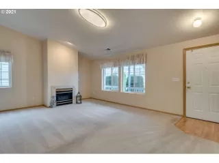 Photo #5: 21116287 Listing