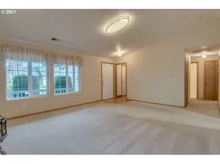 Photo #6: 21116287 Listing