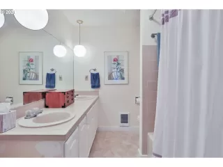 Photo #2: 21116632 Listing