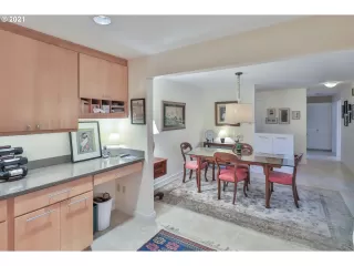 Photo #3: 21116632 Listing