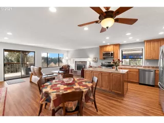 Photo #2: 21116713 Listing