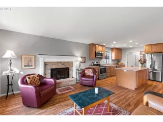 Photo #3: 21116713 Listing