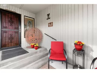 Photo #6: 21116713 Listing