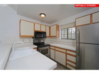 Photo #6: 21116745 Listing