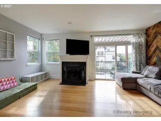 Photo #4: 21117126 Listing 
