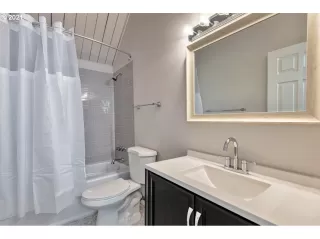 Photo #2: 21117553 Listing 