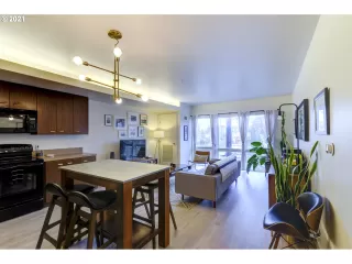 Photo #6: 21118386 Listing 