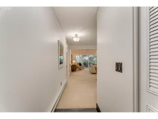 Photo #4: 21119162 Listing