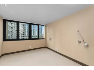 Photo #4: 21119298 Listing