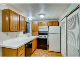 Photo #4: 21119374 Listing