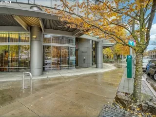 Photo #1: 21119782 Listing